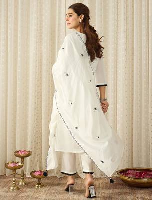 Women Ethnic Motifs Embroidered Regular Thread Work Kurta with Trousers & With Dupatta 3