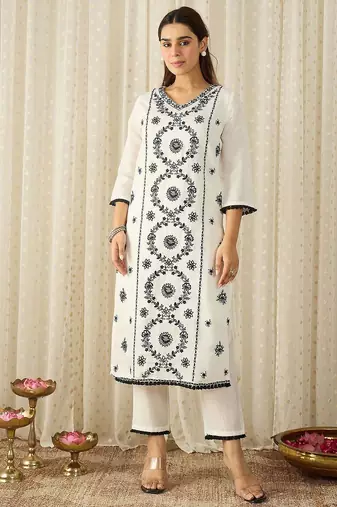 Women Ethnic Motifs Embroidered Regular Thread Work Kurta with Trousers & With Dupatta