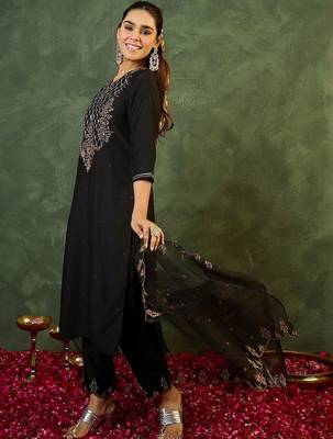 Women Ethnic Motifs Embroidered Regular Thread Work Liva Kurta with Trousers & With Dupatta 1