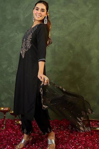 Women Ethnic Motifs Embroidered Regular Thread Work Liva Kurta with Trousers & With Dupatta