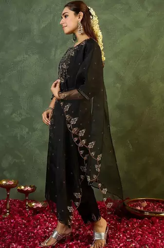 Women Ethnic Motifs Embroidered Regular Thread Work Liva Kurta with Trousers & With Dupatta