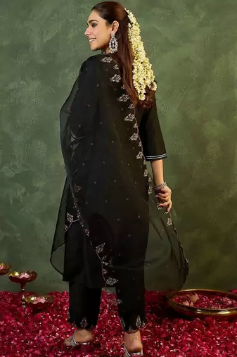 Women Ethnic Motifs Embroidered Regular Thread Work Liva Kurta with Trousers & With Dupatta