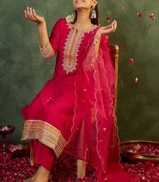 Women Ethnic Motifs Embroidered Regular Kurta with Trousers & With Dupatta