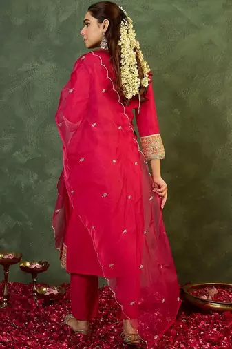 Women Ethnic Motifs Embroidered Regular Kurta with Trousers & With Dupatta