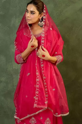 Women Ethnic Motifs Embroidered Regular Thread Work Kurta with Trousers & With Dupatta