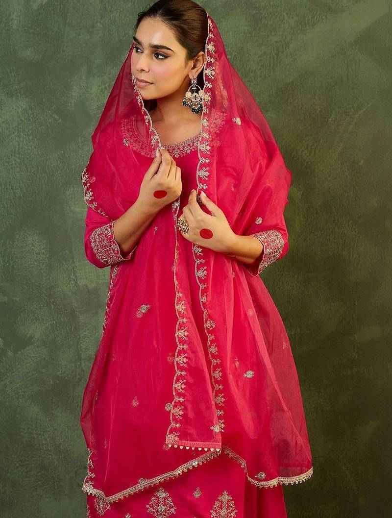 Women Ethnic Motifs Embroidered Regular Thread Work Kurta with Trousers & With Dupatta