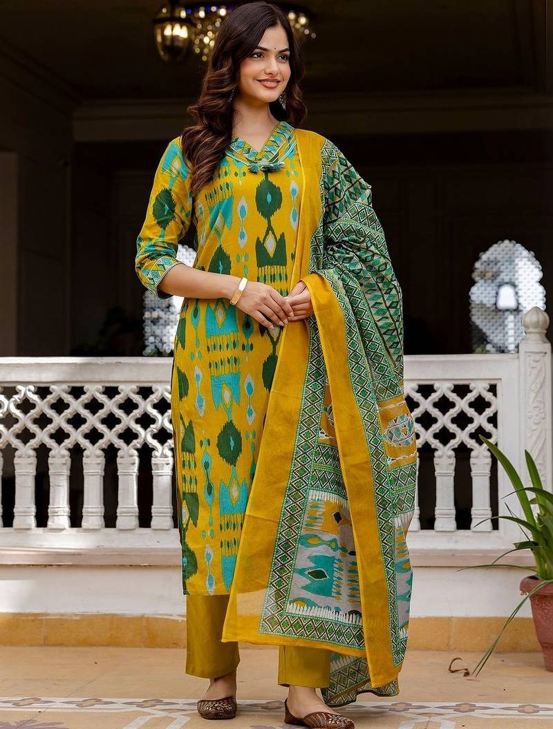 Women Ethnic Motifs Printed Regular Pure Cotton Kurta with Trousers & With Dupatta