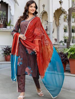 Women Printed Regular Beads and Stones Pure Cotton Kurta with Trousers & With Dupatta 1