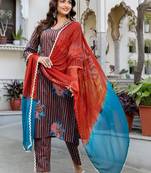 Women Printed Regular Beads and Stones Pure Cotton Kurta with Trousers & With Dupatta
