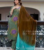 Women Printed Regular Pure Cotton Kurta with Trousers & With Dupatta