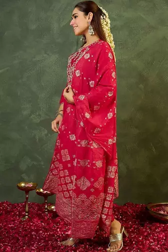 Women Ethnic Motifs Embroidered Regular Kurta with Trousers & With Dupatta