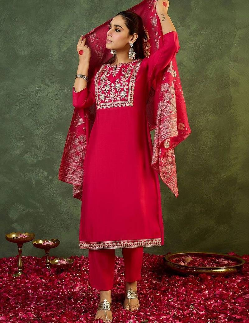 Women Ethnic Motifs Embroidered Regular Kurta with Trousers & With Dupatta