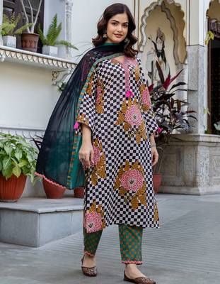 Women Printed Regular Pure Cotton Kurta with Trousers & With Dupatta 3