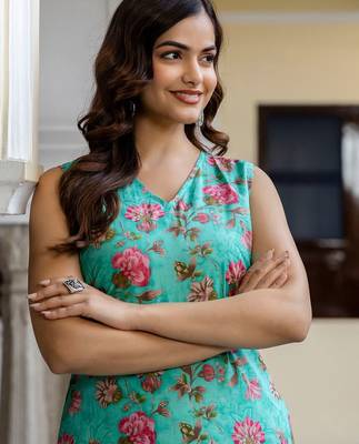 Women Floral Printed Regular Pure Cotton Kurta with Trousers 2