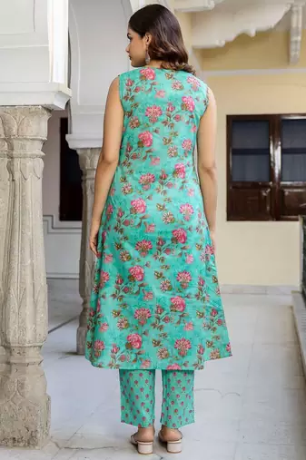Women Floral Printed Regular Pure Cotton Kurta with Trousers