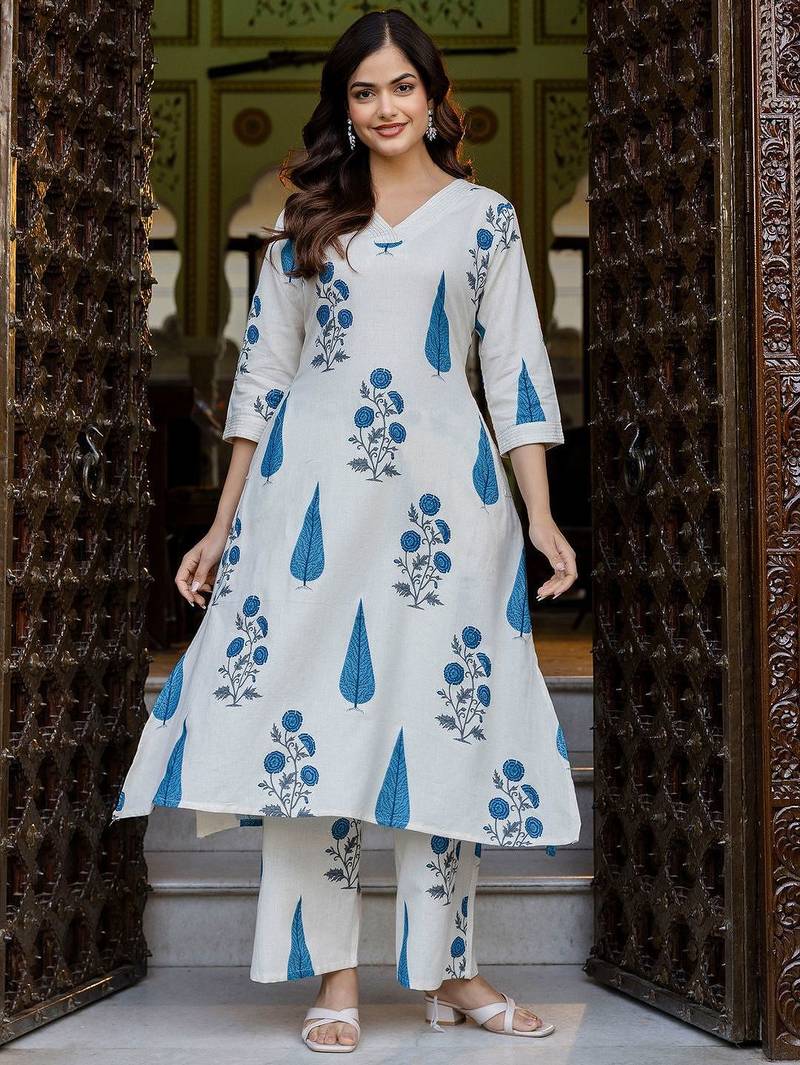 Women Floral Printed Regular Kurta with Palazzos