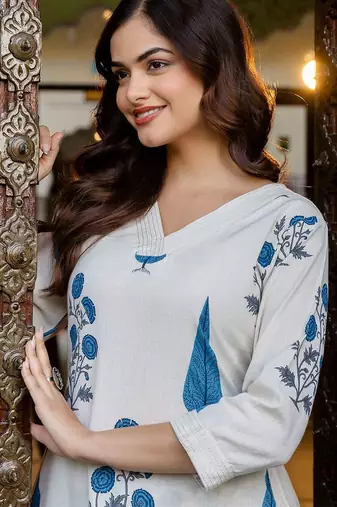 Women Floral Printed Regular Kurta with Palazzos