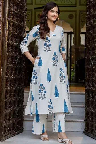 Women Floral Printed Regular Kurta with Palazzos