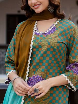 Women Printed Regular Pure Cotton Kurta with Trousers & With Dupatta 2