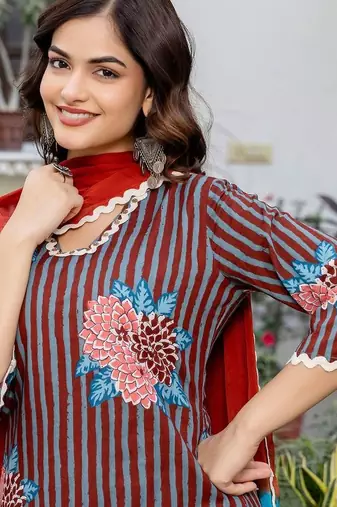 Women Printed Regular Pure Cotton Kurta with Trousers & With Dupatta