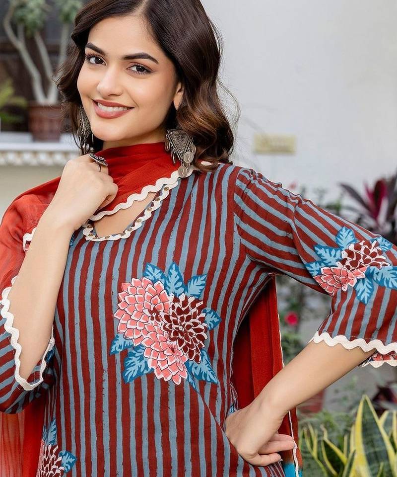 Women Printed Regular Pure Cotton Kurta with Trousers & With Dupatta
