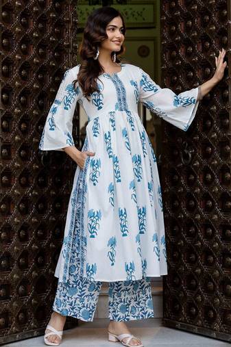 Women Floral Printed Tiered Pure Cotton Kurta with Palazzos