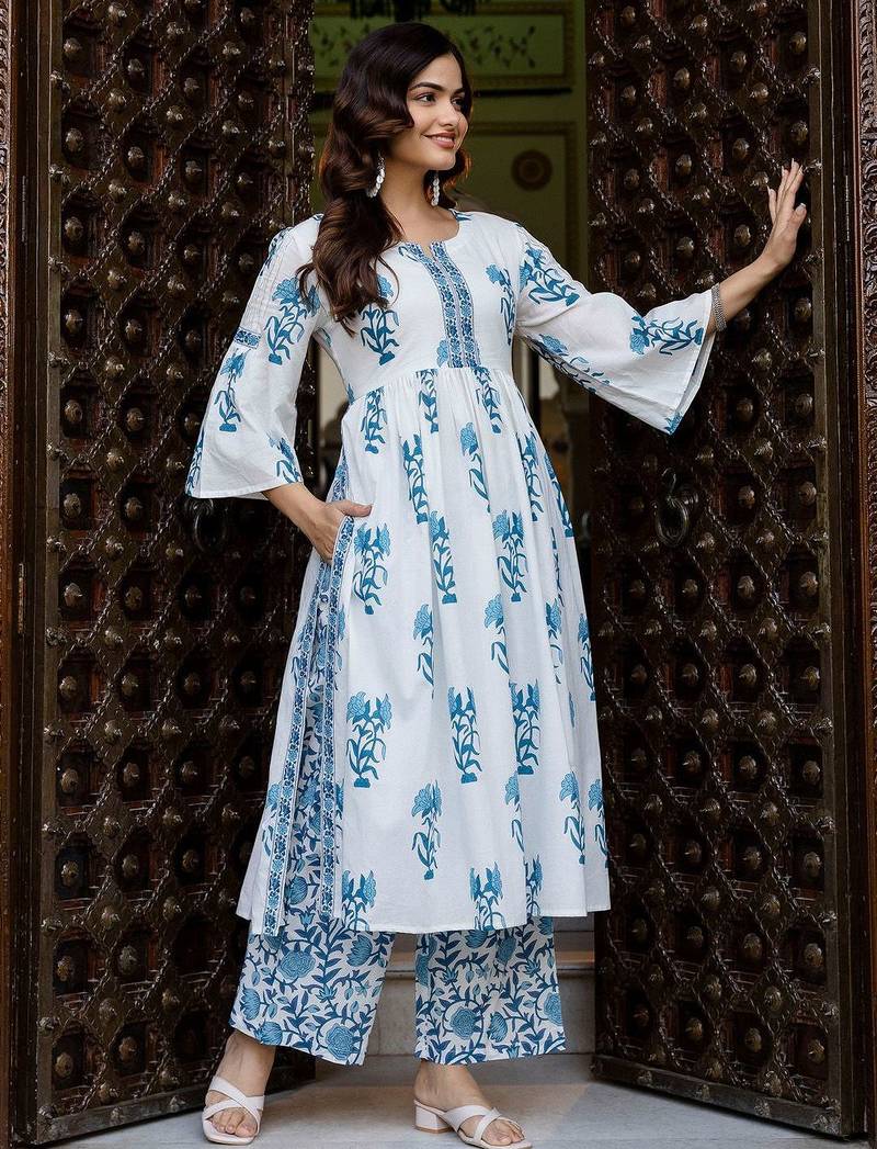 Women Floral Printed Tiered Pure Cotton Kurta with Palazzos