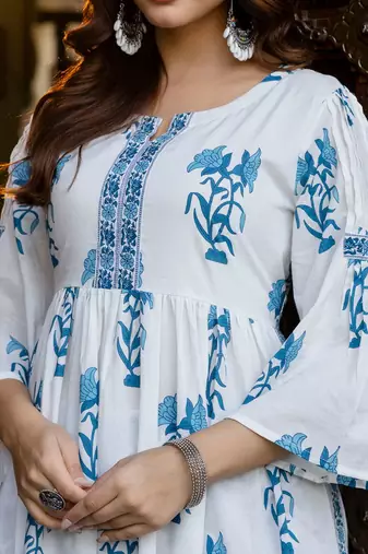Women Floral Printed Tiered Pure Cotton Kurta with Palazzos