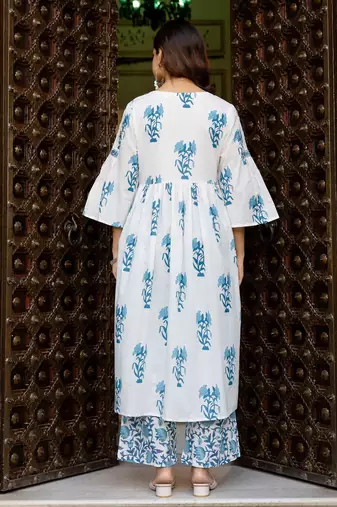 Women Floral Printed Tiered Pure Cotton Kurta with Palazzos