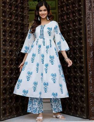 Women Floral Printed Tiered Pure Cotton Kurta with Palazzos 5