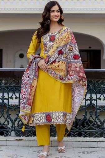 Women Ethnic Motifs Printed Regular Kurta with Trousers & With Dupatta