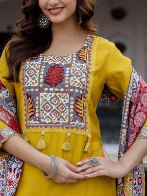 Women Ethnic Motifs Printed Regular Kurta with Trousers & With Dupatta 2