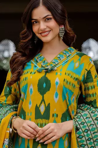 Women Ethnic Motifs Printed Regular Pure Cotton Kurta with Trousers & With Dupatta
