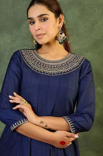 Women Ethnic Motifs Embroidered Panelled Thread Work Kurta with Trousers