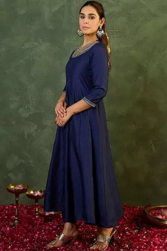 Women Ethnic Motifs Embroidered Panelled Thread Work Kurta with Trousers