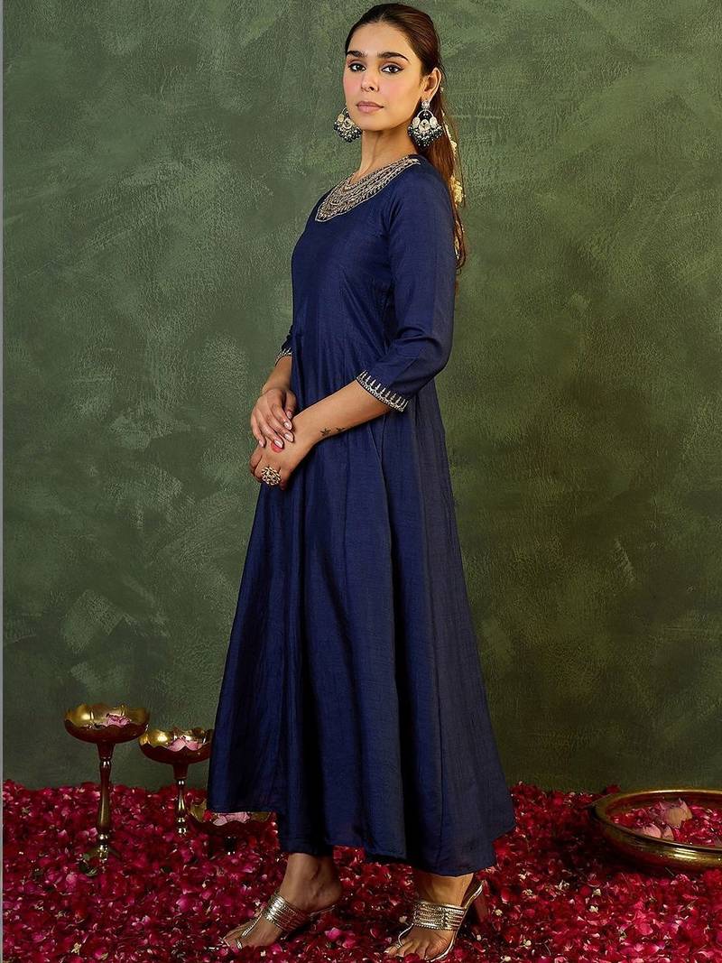 Women Ethnic Motifs Embroidered Panelled Thread Work Kurta with Trousers