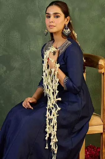 Women Ethnic Motifs Embroidered Panelled Thread Work Kurta with Trousers