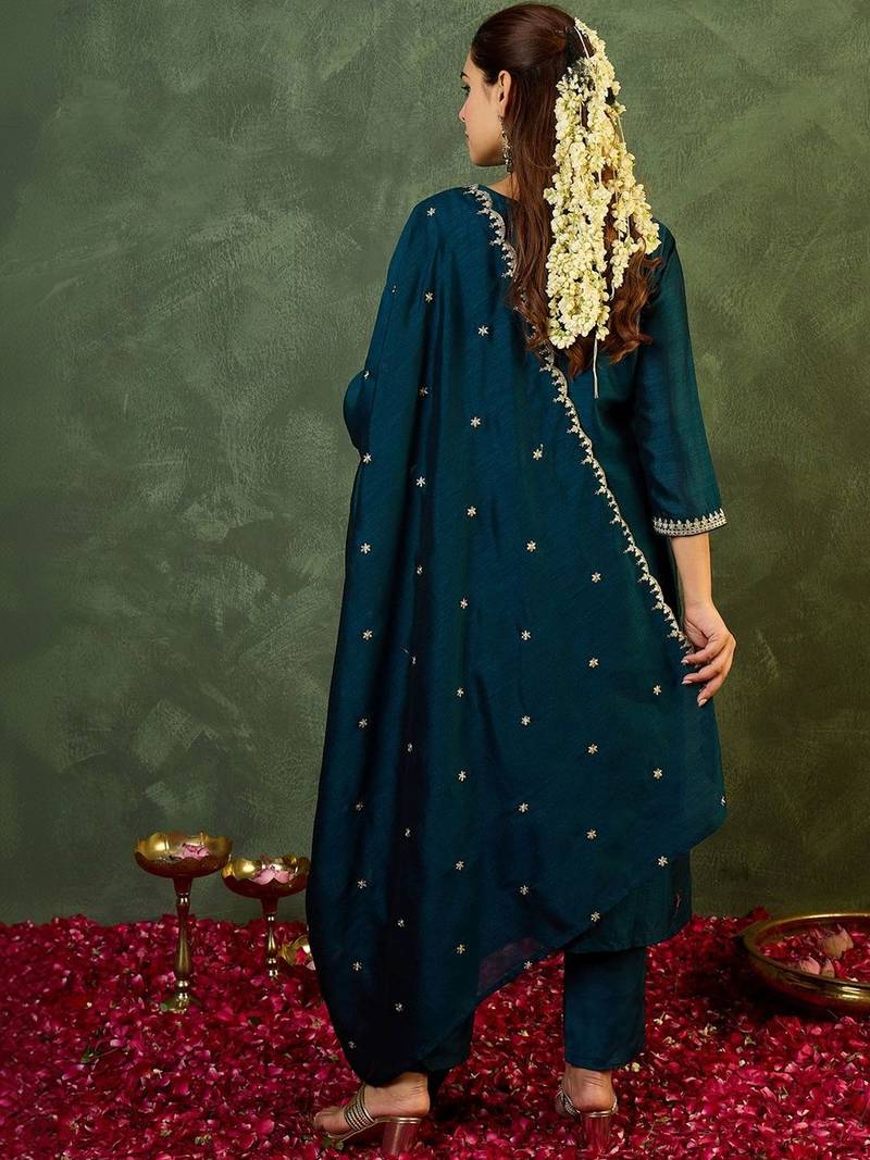 Ethnic Motifs Embroidered Regular Thread Work Kurta with Trousers & Dupatta