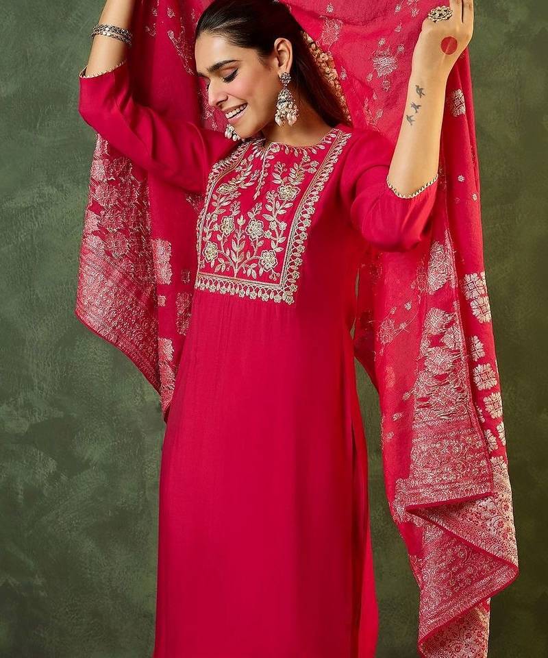 Women Ethnic Motifs Embroidered Regular Thread Work Kurta with Trousers & With Dupatta