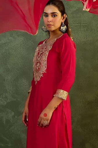 Women Ethnic Motifs Regular Kurta with Trousers & With Dupatta