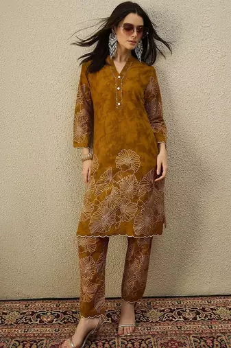Women Floral Printed Regular Pure Cotton Kurta with Trousers