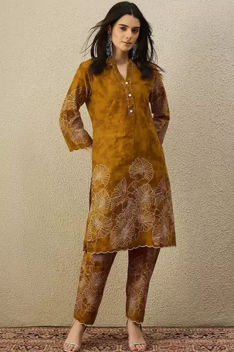 Women Floral Printed Regular Pure Cotton Kurta with Trousers