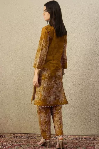 Women Floral Printed Regular Pure Cotton Kurta with Trousers