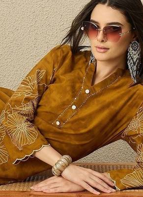 Women Floral Printed Regular Pure Cotton Kurta with Trousers 6