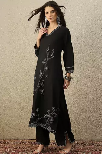 Women Floral Embroidered Regular Thread Work Kurta with Trousers