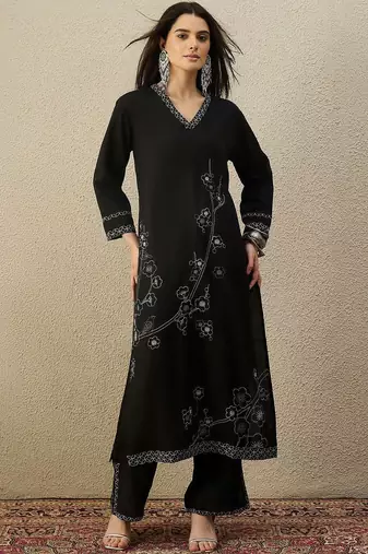 Women Floral Embroidered Regular Thread Work Kurta with Trousers