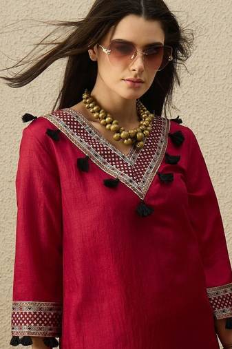 Women Regular Kurta with Trousers
