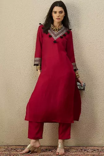 Women Regular Kurta with Trousers