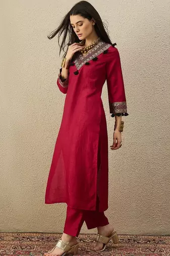 Women Regular Kurta with Trousers