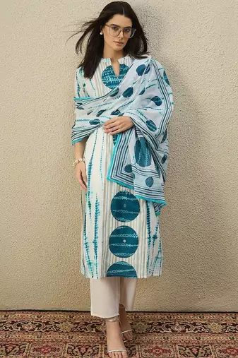 Women Dyed Regular Pure Cotton Kurta with Trousers & With Dupatta